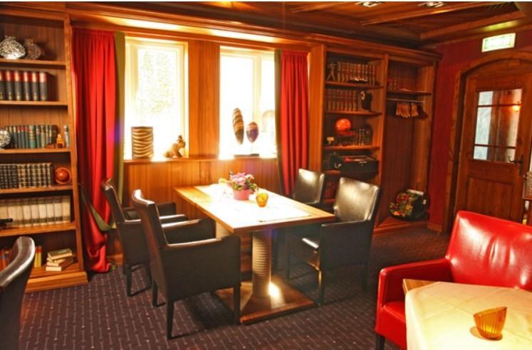 Ratskeller Waren Hotel Waren  Ngoại thất bức ảnh